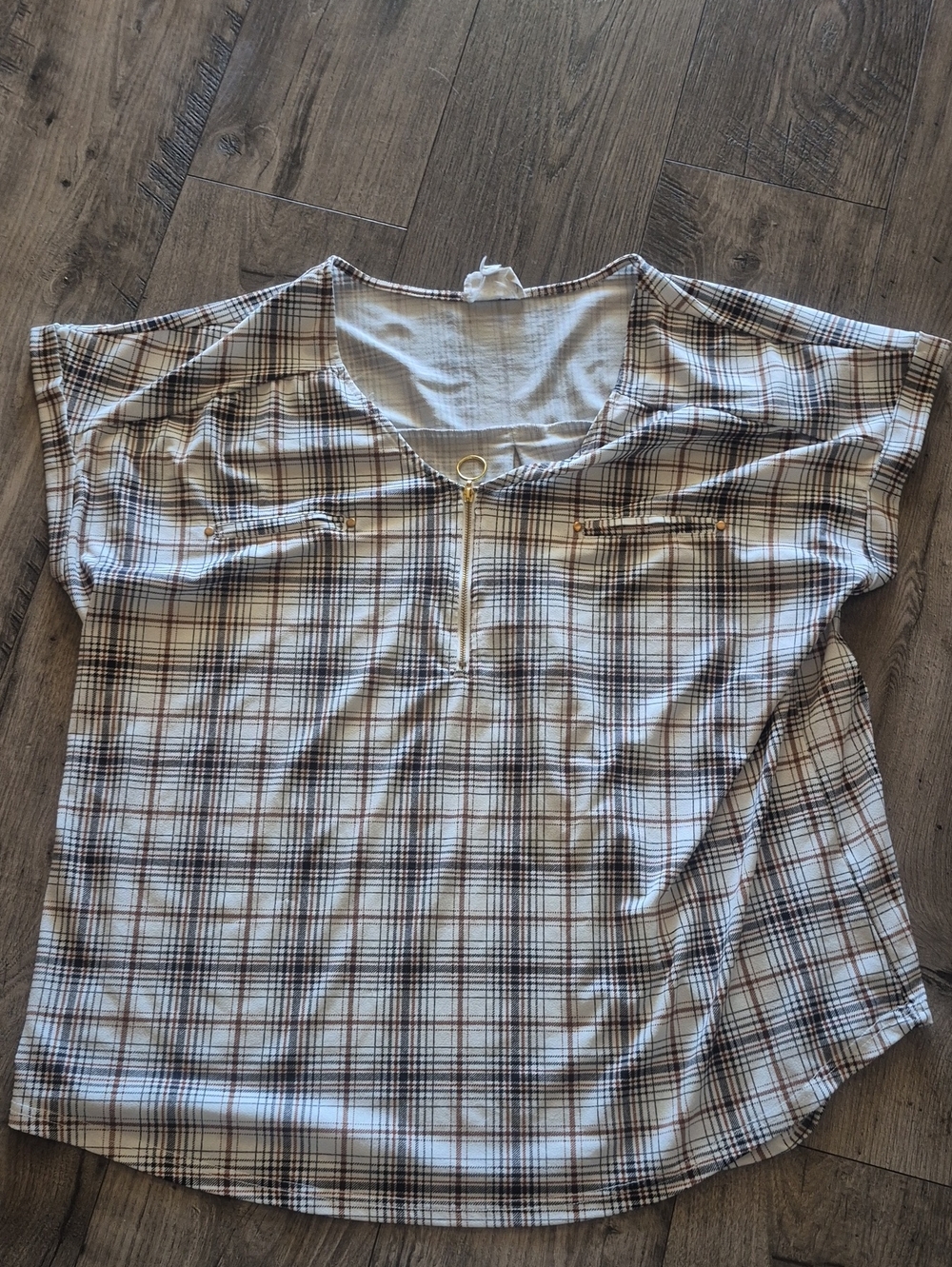 Plaid Short Sleeve Top with Front Zip Flower And Feather 3x